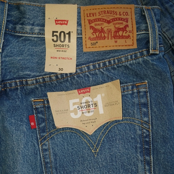 😍 501 LEVI'S 😍 Mid rise Cut off Jean shorts - Picture 5 of 9